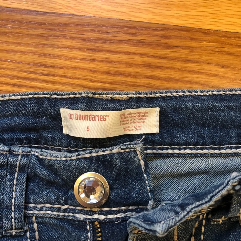 Shorts - Picture 3 of 3